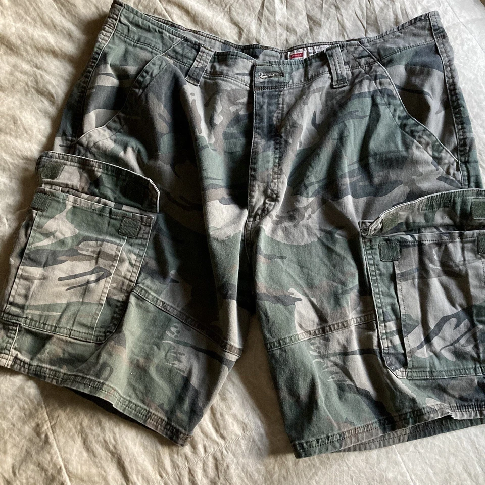 Pantalones Cortos Wrangler Calce Relajado Camuflaje Bolsillo Carga Para Hombre 36 Foto 4 de 4