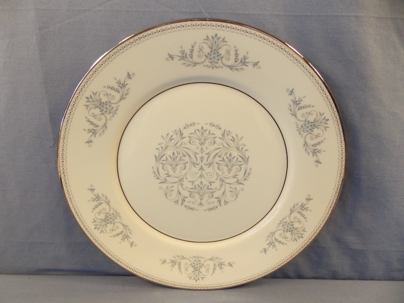 OXFORD (DIV OF LENOX) "Bryn Mawr" Dinner Plate 10 5/8"