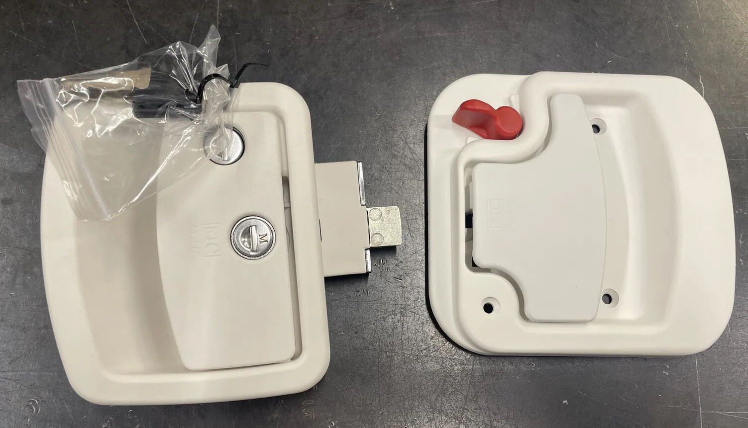 Lot of 5 FIC 789723 Travel Trailer Door Lock White w/ 2 Keys each ...