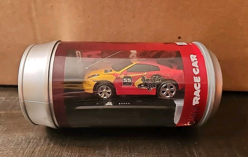 DEWORLD Red RC MINI RACE CAR IN A CAN