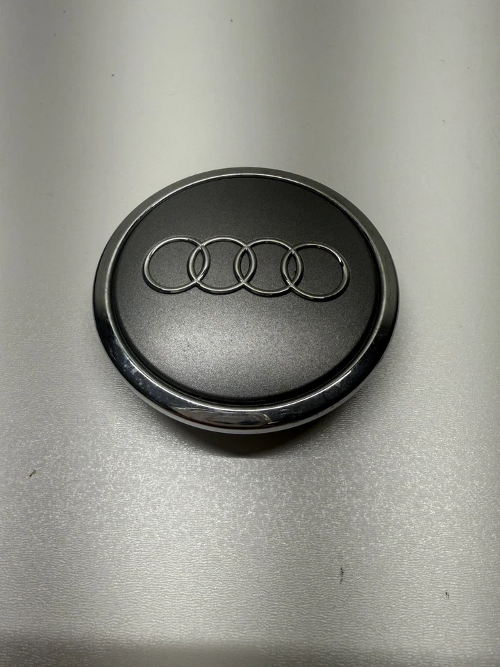 AUDI A6 S6 2012-2018 LLANTA TAPACUBOS CENTRAL TAPACUBOS LOGOTIPO CUBIERTA OEM 8T0601170A Foto 4 de 4