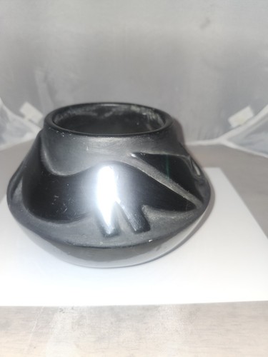 Vintage Rose Gonzalez San Ildefonso Pueblo Native American Carved Black Pottery - Bild 5 von 12