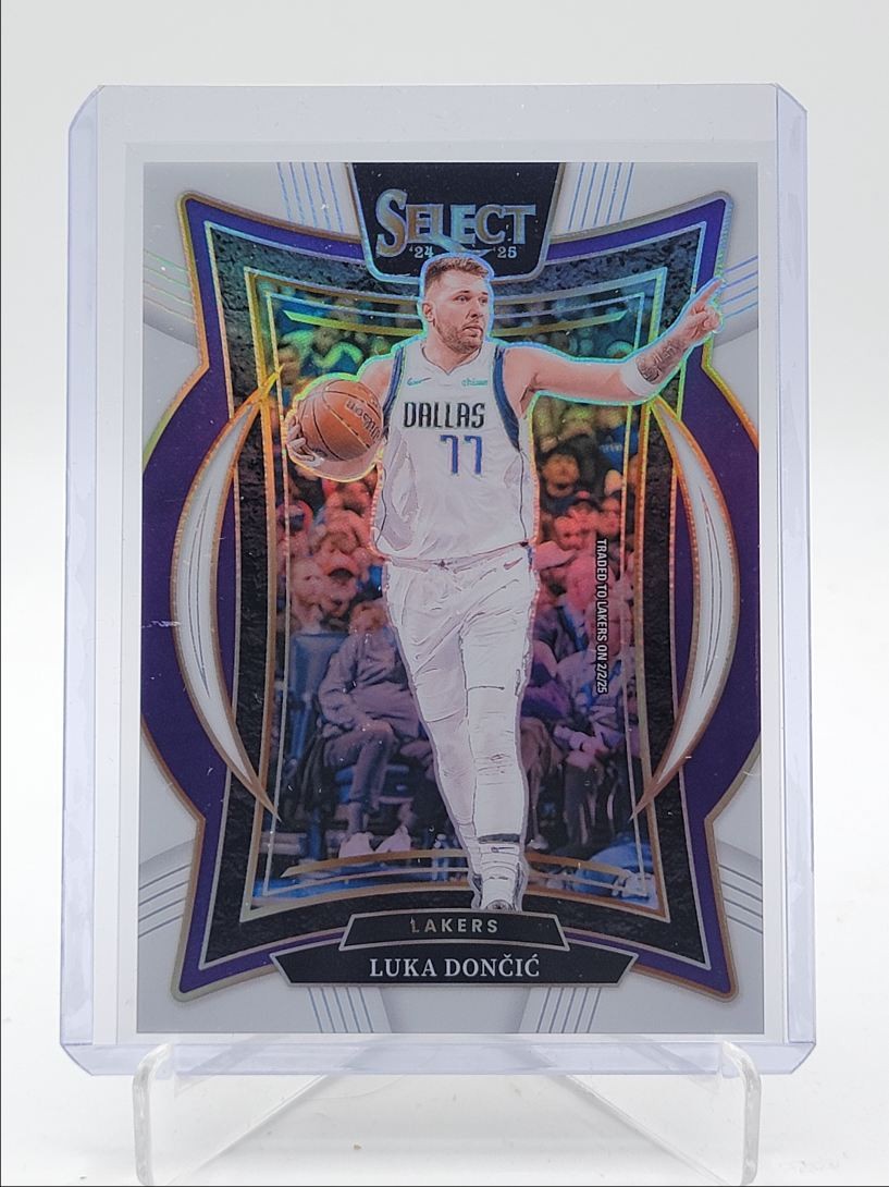 LUKA DONCIC 2024-25 SELECT CONCOURSE WHITE PRIZM LAKERS /149 Q5393