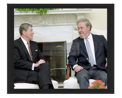 PRESIDENT RONALD REAGAN JUDGE ROBERT BORK OVAL OFFICE 1987 8X10 FRAMED PHOTO