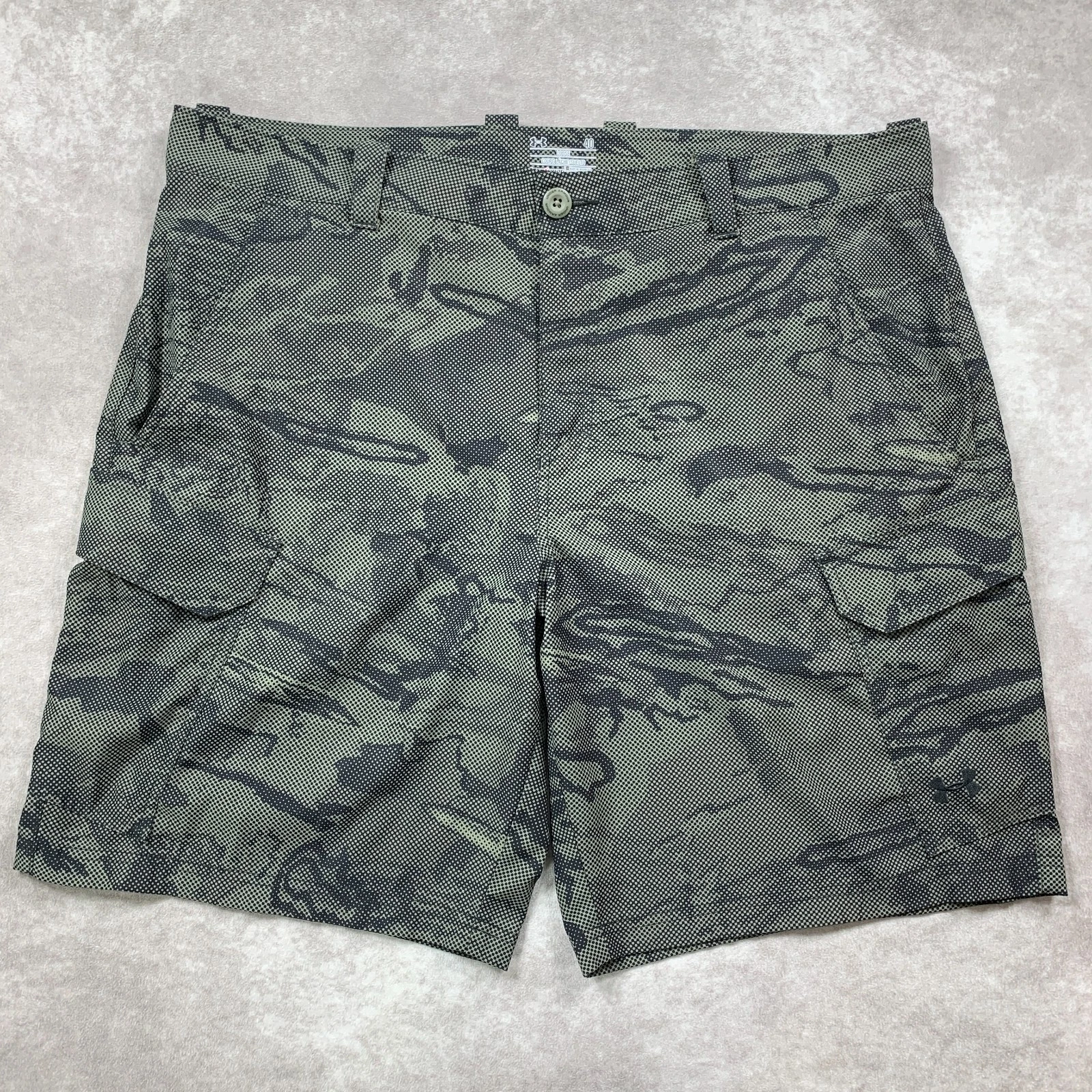 Under Armour Fish Hunter Cargo Shorts Mens 40 Green Digital Camo 10" HeatGear