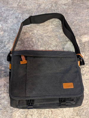 Estarer Men's Messenger Bag Black Nylon W/Dividers And Pockets  New