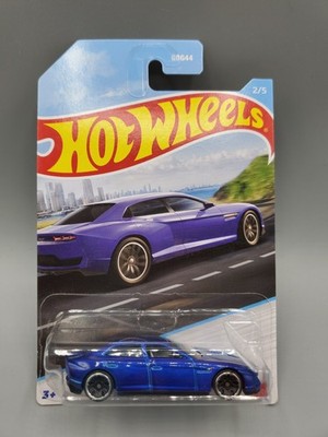 Hot Wheels Luxury Sedans Series Lamborghini Estoque