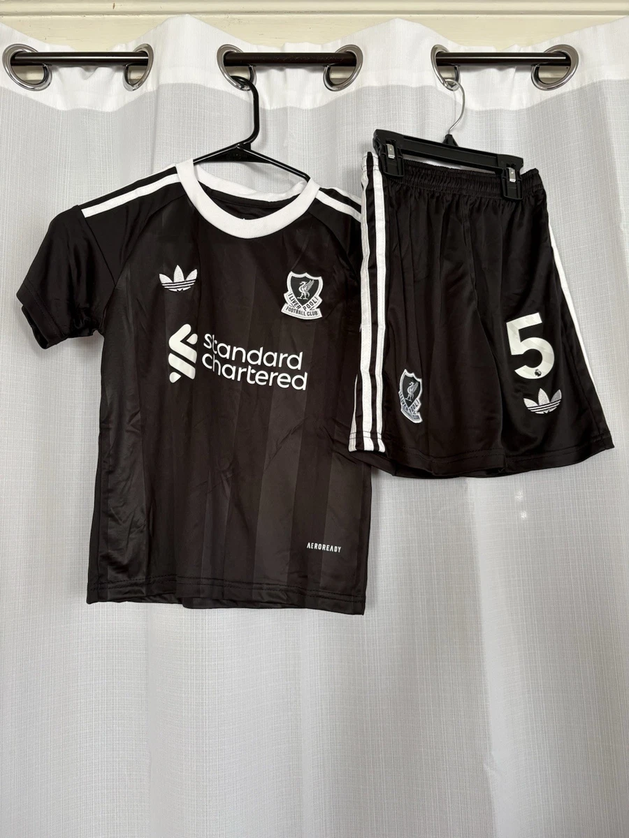 Preços baixos em Reebok Liverpool Clube Internacional Camisas de