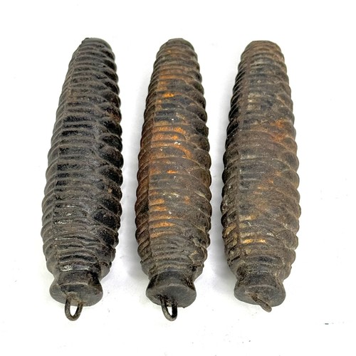 3 Vintage 5" Gusseisen Tannenzapfen Kuckucksuhr Gewichte 14,4, 14,9 & 15,2 Unzen pro Stück - Bild 5 von 15