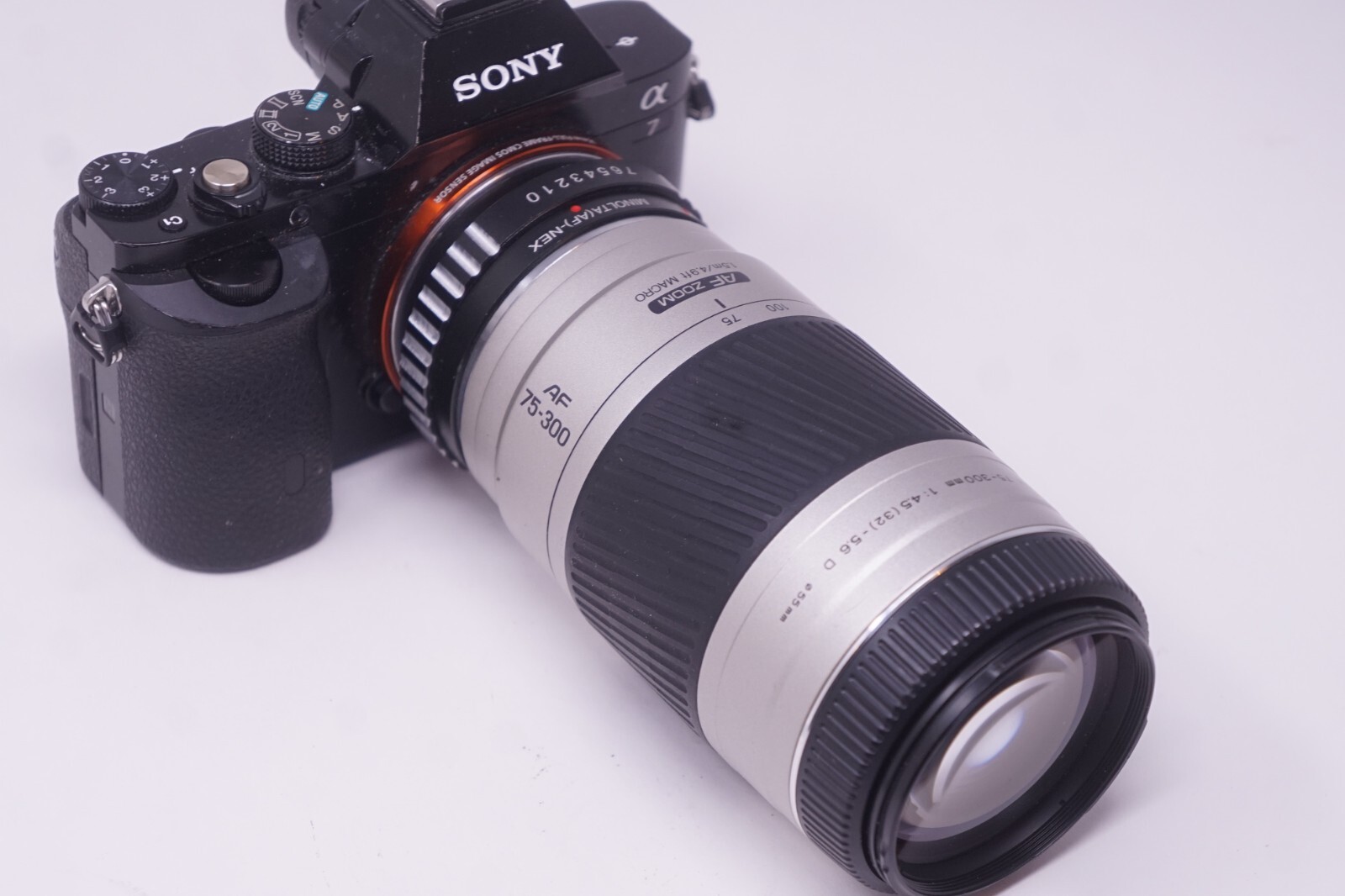 SONY E MOUNT ADAPTED Minolta 75300MM DL F/4.55.6 Telephoto LENS +A7