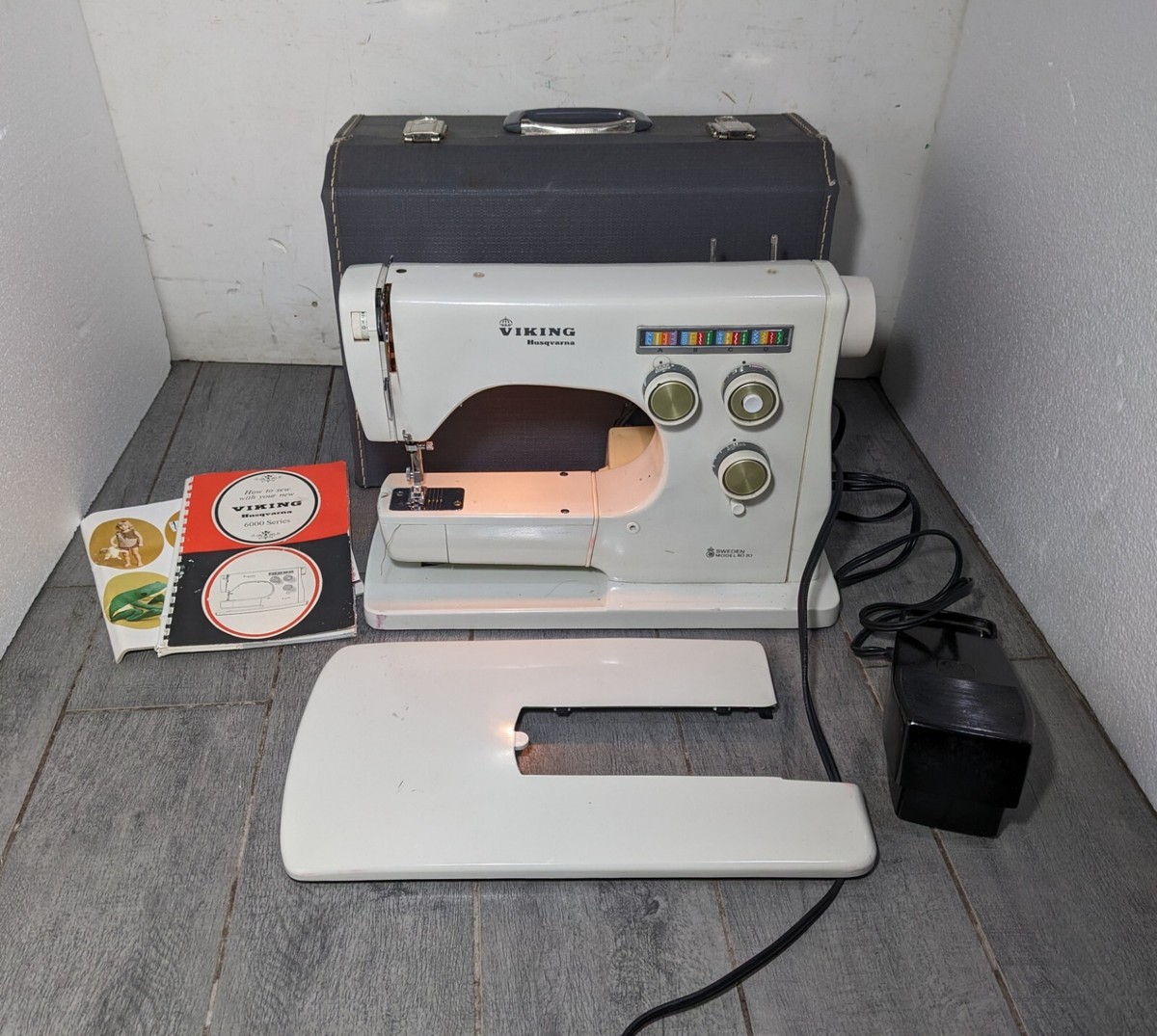 FOR PARTS/REPAIR Vintage Viking Husqvarna 6020 Colormatic Sewing