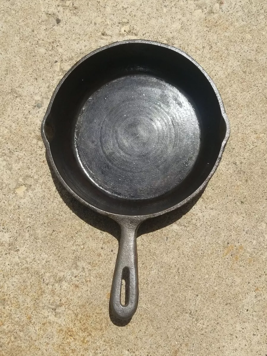 Vintage 8 Inch Cast Iron Skillet #4 Frying Pan Made in Taiwan