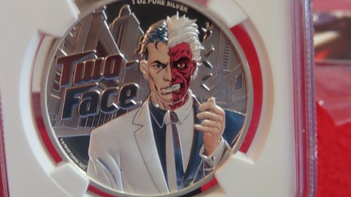 2022 Batman Two Face 1 Oz Silver NGC MS70 Antiqued $5 Samoa Coin - Picture 6 of 11
