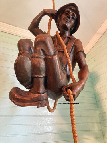 Vintage Working Carved Wood German Mountain Climber pendant lamp All Original - Picture 7 of 18
