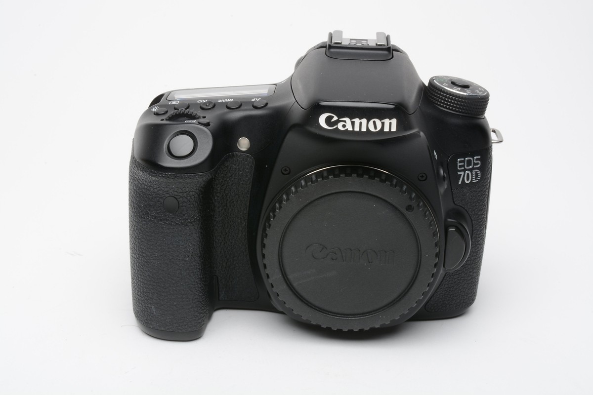 Canon EOS 70D DSLR Body w/2batts, charger, manual, USB, 67K Acts 