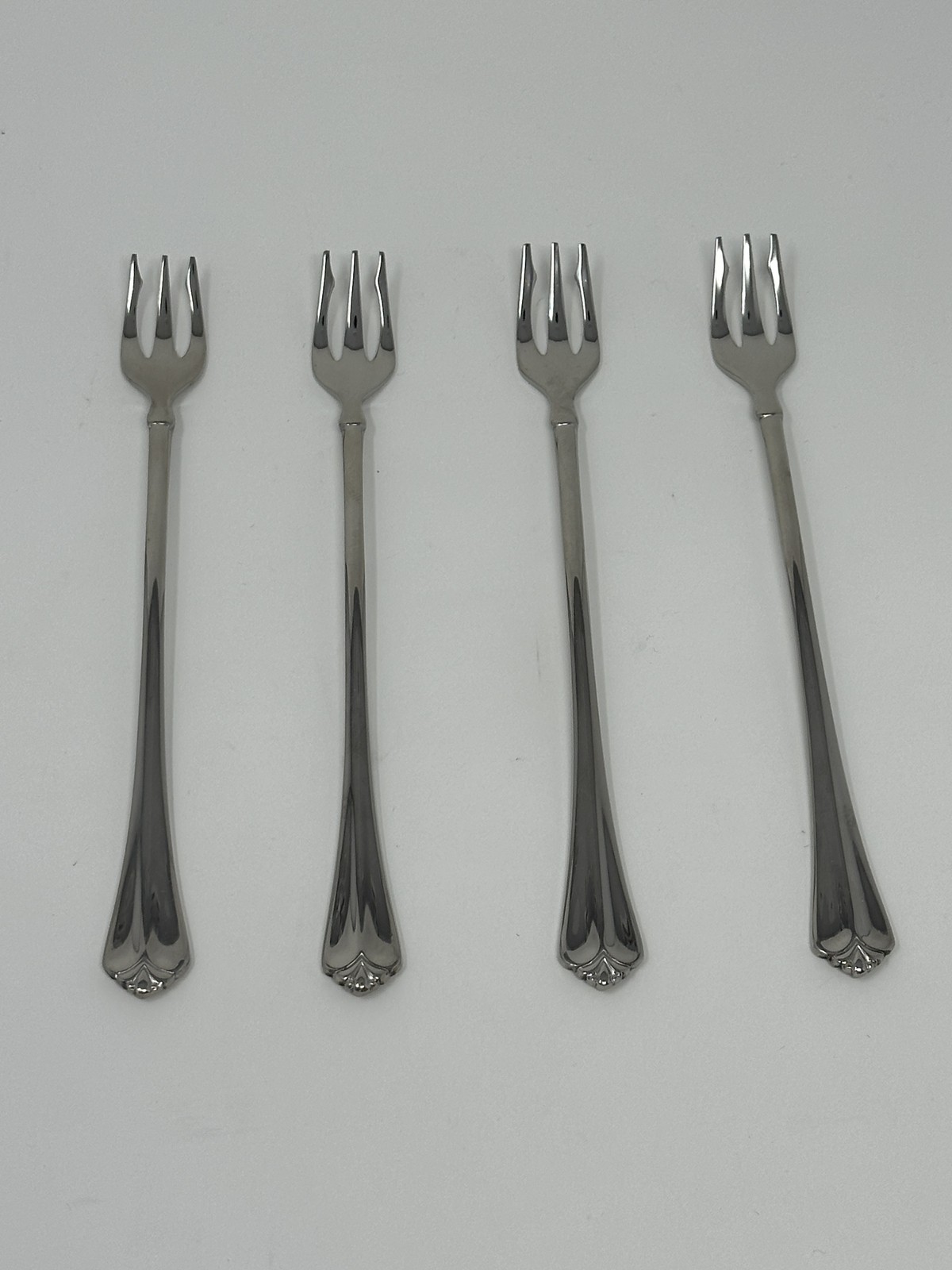 Oneida Juilliard Seafood/Cocktail Forks 18/10 Set of 4 eBay
