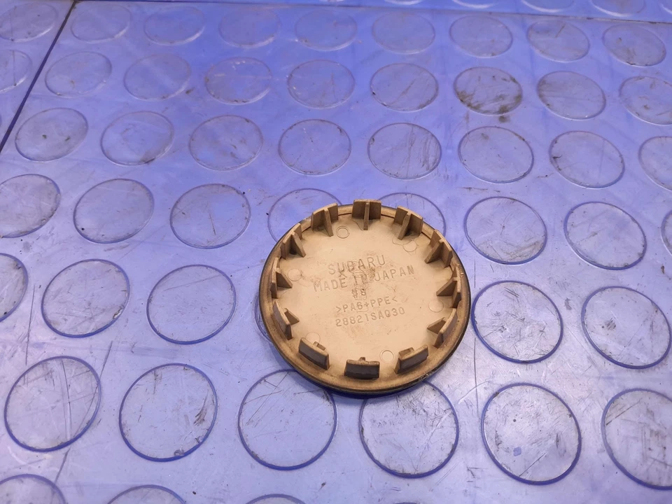 Tapa central negra para rueda de aleación Subaru XV Crosstrek 2013-2016 OEM 28821SA030 Foto 2 de 4