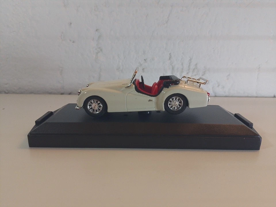 Triumph TR3 1956 Open Convertible 1/43 Vitesse Cod. L057 C Limited Edition - Immagine 2 di 4