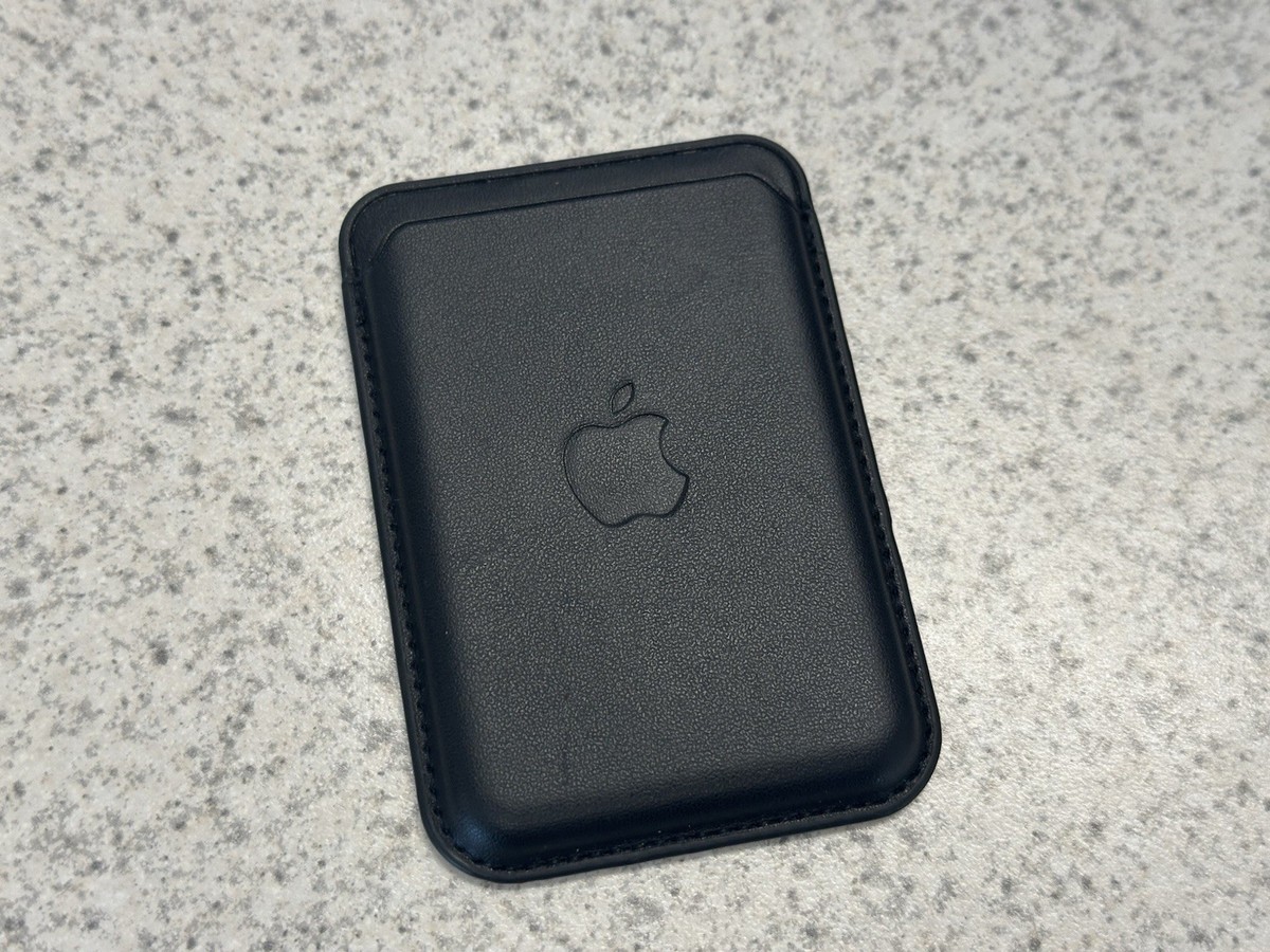 希少　iPhone Leather Wallet MagSafe ブラック iPhone Leather Wallet with MagSafe - Black - Walmart.com