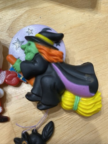 Lot 2 Vtg Pull String Mechanical Pins Witch Cat Santa Halloween Christmas - Picture 6 of 10