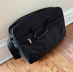 Black Nylon Padded Shoulder/Messenger Laptop Bag Fits 15 in Laptop