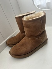 UGG Classic Short II Women  s Boot in Brown Size 5 1016223