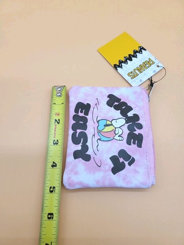 Peanuts 2025 New Snoopy Take It Easy Change Purse Pink And White Color - Picture 5 of 6