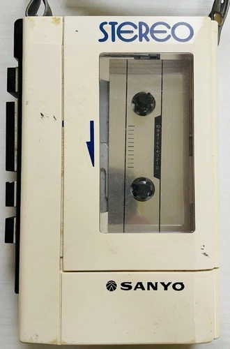 SANYO M 4430 Portable Cassette Tape Recorder Auto Stop White DC w Case