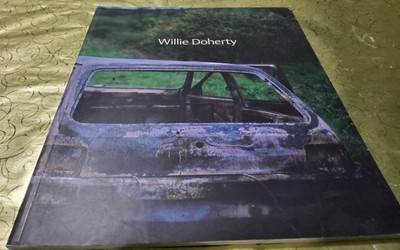  NEU UNBENUTZT SELTEN WILLIE DOHERTY TEILANSICHT Ausstellungskatalog 1993 1. Auflage 