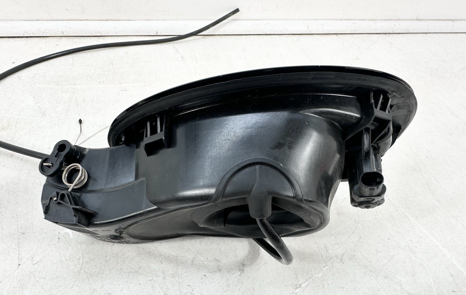 Maserati Ghibli 2014-2024 Fuel door