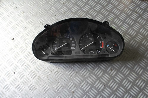 Instrumente Tacho Kombiinstrument 62118361208 BMW E36