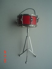 5" HIGH DRUM ON STAND ORNAMENT - EXCELLENT CONDITION