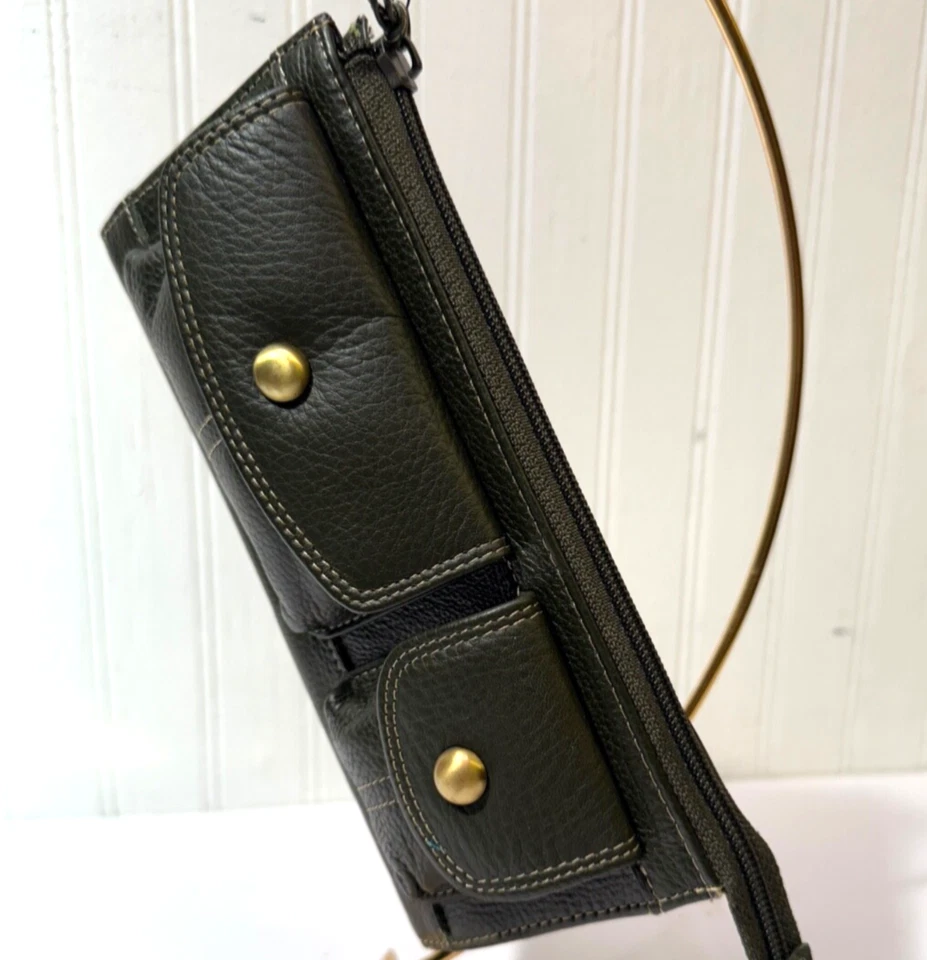 NEW! Merona Leather Clutch/Wallet Dark Green  8x4x2" Zip Closure Snaps Pockets - Image 3 of 4