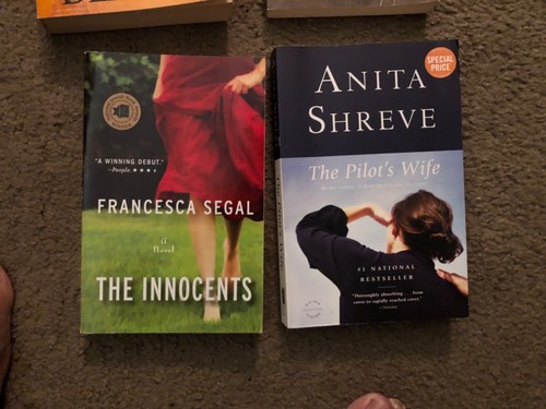 Books Lot of (4) miscellaneous paperbacks - Picture 3 of 3