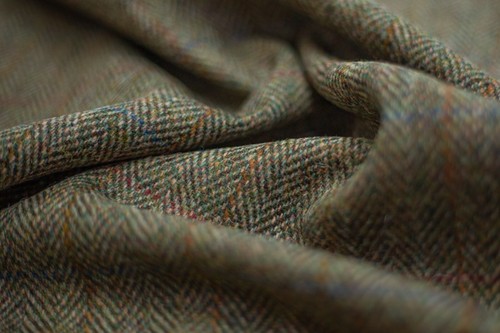 Harris Tweed Green Herringbone Scarf - Wool & Cotton Lining, Unisex, Handwoven - Picture 5 of 6