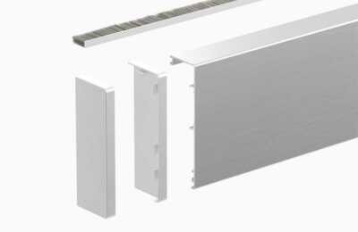 Eloxierte Aluminiumblende mit Kappen 25 mm. 161 cm