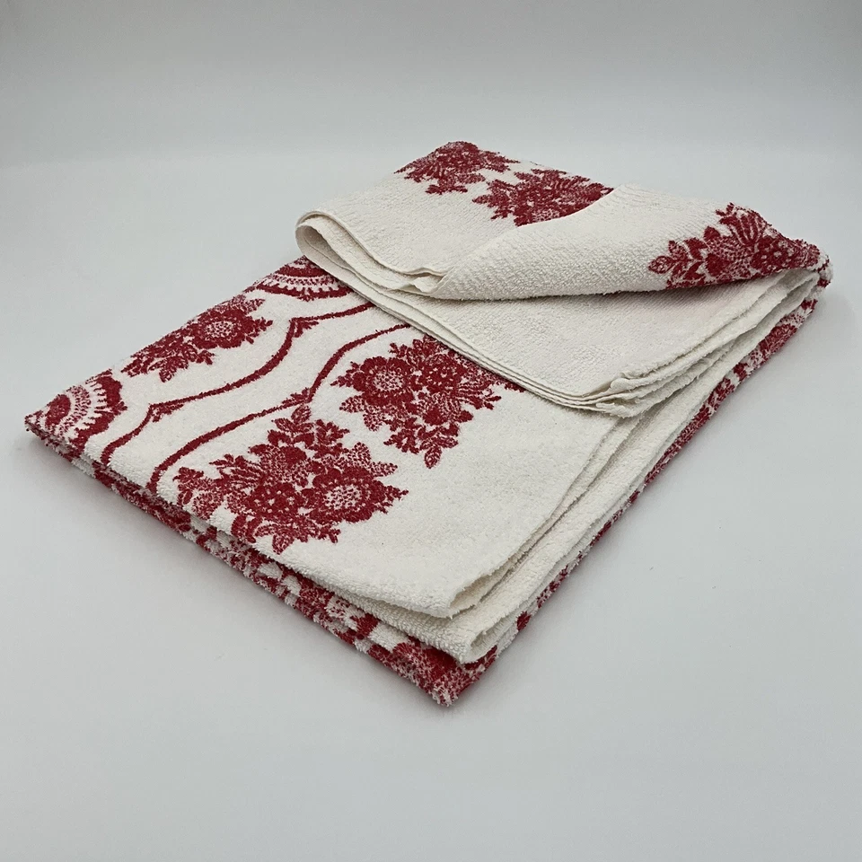 Toalha de praia floral - Feita nos EUA - Pano de banho vintage vermelho flor - 48 x 50 pol - Imagem 2 de 4