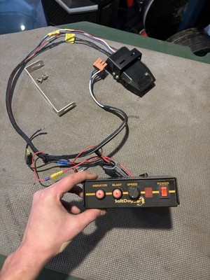 Universal Electric Salt Spreader Salt Dogger #30111864 With Brake Control Module