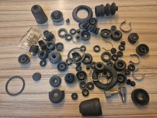 LARGE AMMOUNT OF BRAKE RUBBERS & CLIPS ( HANDY SELECTION)