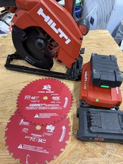 Hilti SC WR30 7 1/4” Wood Saw Kit W/ 2 Batteries & Charger W/ new Saw Blades