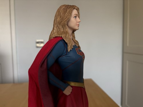 DC Collectibles Supergirl 12.5" Statue 1400/5000 Limited Edition - Boxed - Imagen 13 de 24