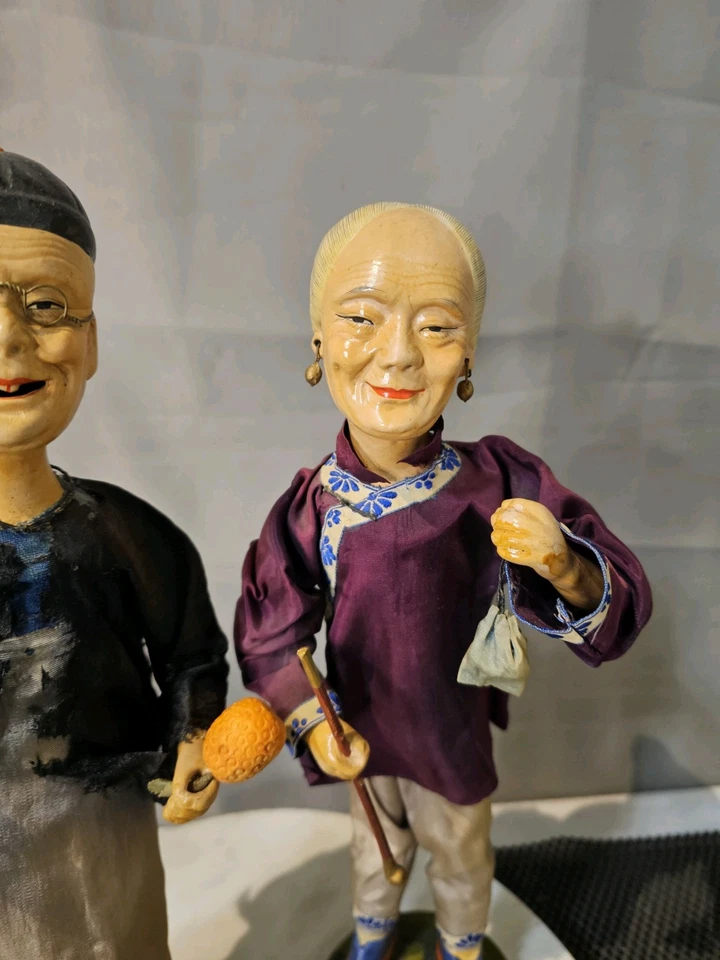 Par de muñecas chinas de hombre y mujer mayor de 14" con ropa de seda c. 1920 hombre sin fi Foto 2 de 4