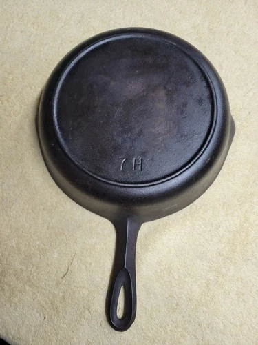 Vintage BSR? 7H 9" Cast Iron Skillet Heat Ring Double Spout