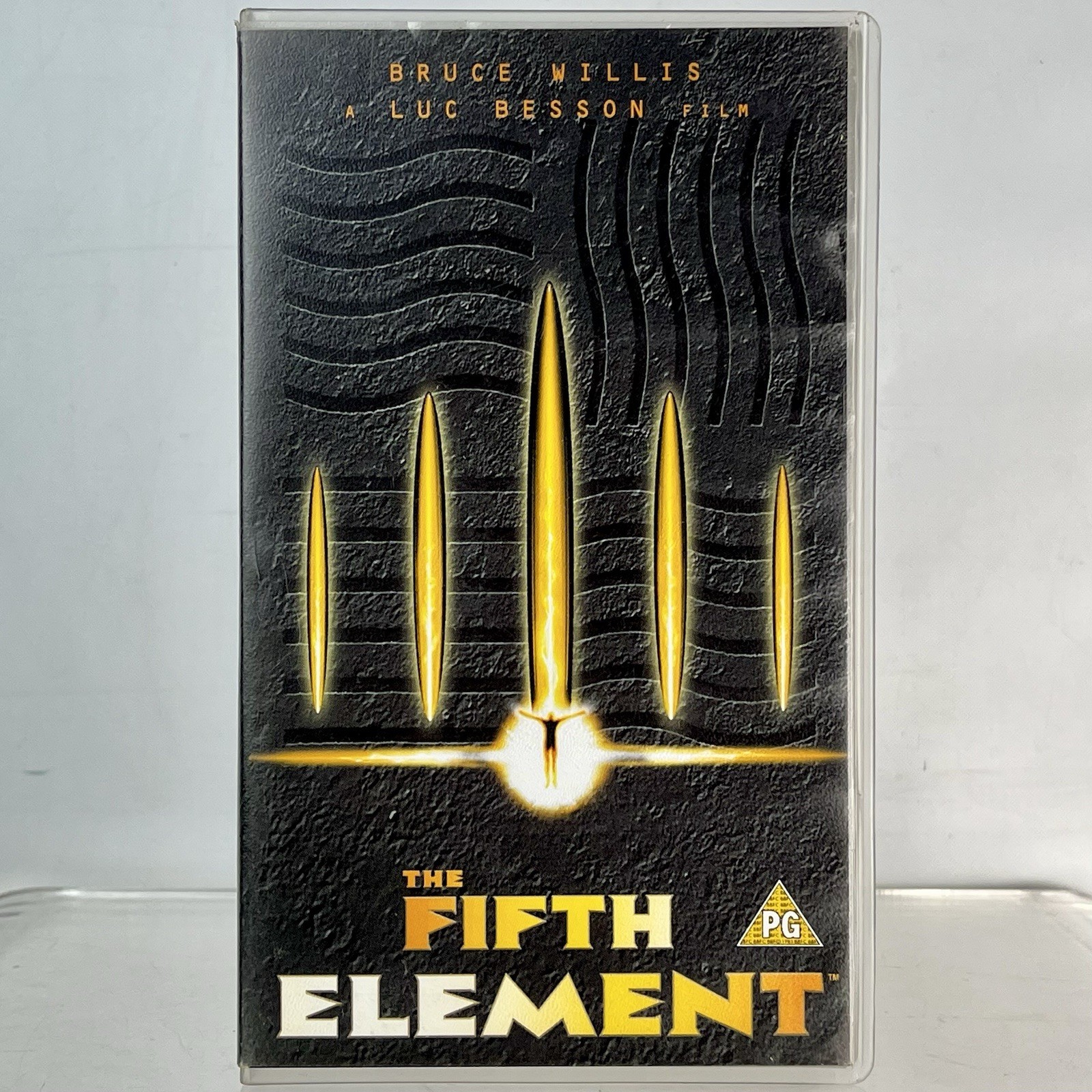 THE FIFTH ELEMENT Video Tape VHS CASSETTE PAL 1997 Bruce Willis Luc Besson