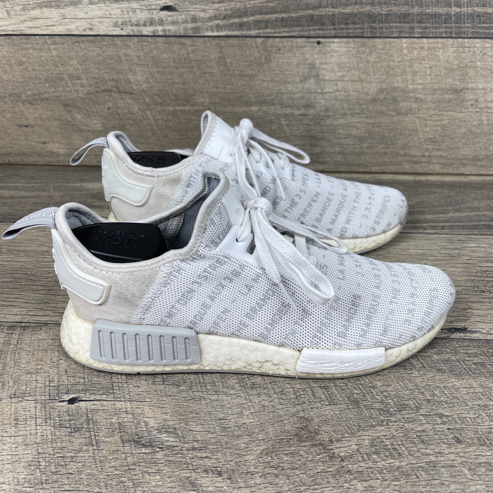 nmd r1 three stripes white