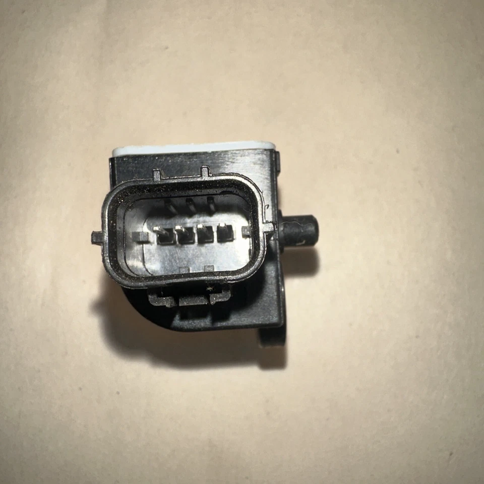 Honda CR-V 2014 SRS Crash Impact Sensor 77970-tro-a111-m-1 Oem  3 - Image 4 of 4