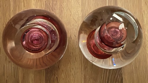 Vintage Pair of Art Glass Unique Red Paperweight Globe Sphere Signed BIRKS - Picture 5 of 7