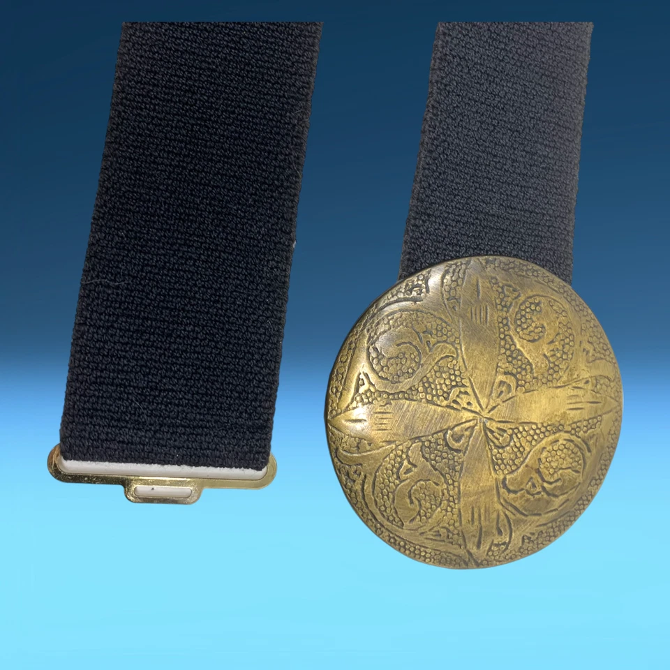 Cinturón elástico con hebilla estampada de latón redondo vintage de los años 80 hecho en EE. UU. talla M/L Foto 2 de 4