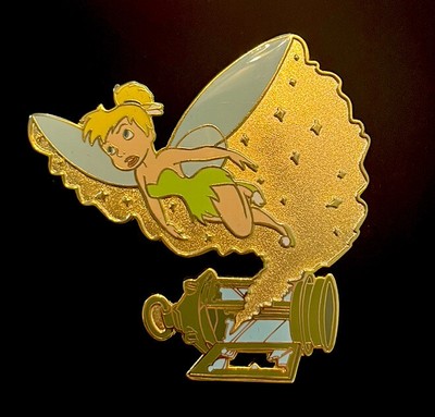 DISNEY AUCTIONS TINKER BELL FLYING FROM LANTERN LE 1000 PP32575 RARE PIN