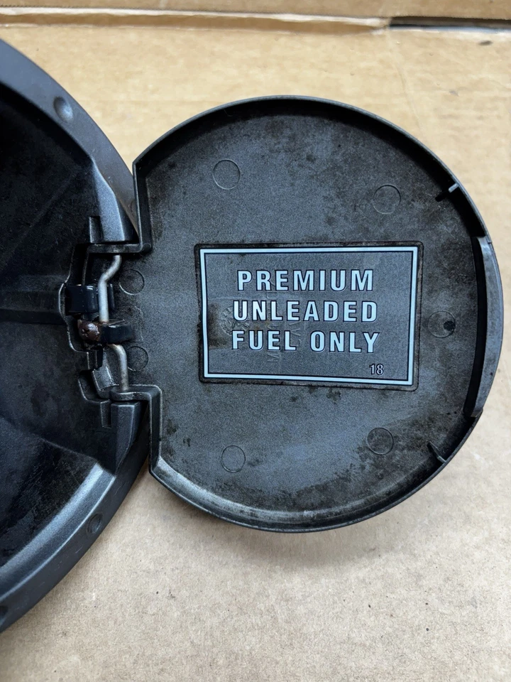 Conjunto de tapa de llenado del tanque de gasolina Mitsubishi Eclipse 2000-2005 Foto 4 de 4